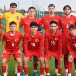 Genç milliler tarihi zaferi kıl payı kaçırdı