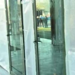 İBB binasında kırılan camlar naylonla kapatıldı!