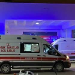 Karaman'da otomobil ile ambulans &ccedil;arpıştı: Yaralılar var!