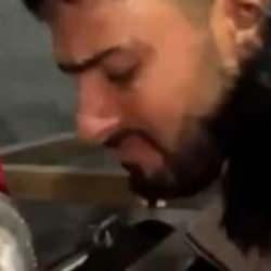 Onlarca naaşın arasında çocuğunu bulmaya çalışan Gazzeli baba…