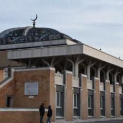 Avrupa'nın en b&uuml;y&uuml;k camisinde Ramazan coşkusu