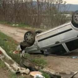 Amasya'da feci kaza: Şarampole devrilen otomobildeki 4 kişi yaralandı