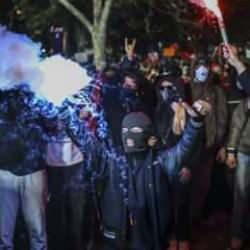 Bakan Yerlikaya: Yasa dışı gösterilerde 1418 şüpheli gözaltına alındı!