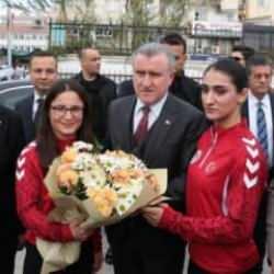 Gençlik ve Spor Bakanı Bak, Şırnak'ta gençlerle buluştu