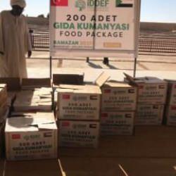 İDDEF, Ramazan'da 56 &uuml;lkede 3 milyon kişinin y&uuml;z&uuml;n&uuml; g&uuml;ld&uuml;rd&uuml;
