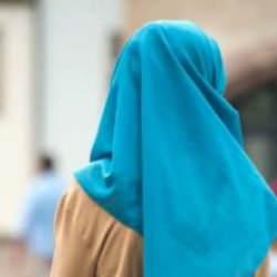 Kıbrıs'ta korkunç garabet: Okulda başörtüsü Rum'da serbest KKTC'de yasak!