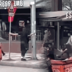 &Ouml;zg&uuml;r &Ouml;zel hedef g&ouml;stermişti! CHP'liler EspressoLab'e saldırdı! Valilikten a&ccedil;ıklama geldi