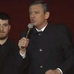 Özgür Özel'den eşcinsellere selam, namaz kılanlara yalan