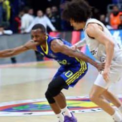 Son saniyede kazanan Fenerbahçe play-off'u garantiledi