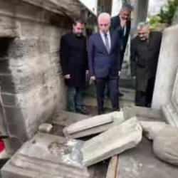 Vandalların saldırısına uğramıştı! Vali Gül'den Şehzadebaşı Camii'ne ziyaret