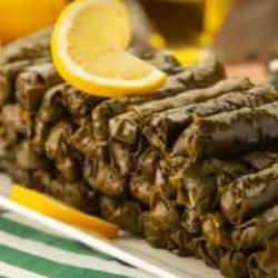 Lokum gibi yaprak sarma tarifi! Bunu tadanlar dışarıdan sarma almayı bırakıyor