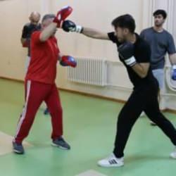 Doktor olmak için geldi boksör oldu: Turnuvaya katılacak