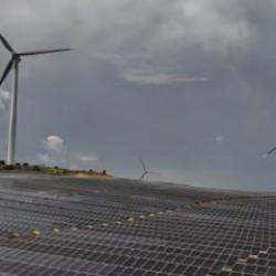 Elektrik kurulu gücünde rüzgar ve güneşin payı yüzde 30'a yükseldi