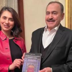 Eski bakan Eroğlu paylaştı: Kızı Hale Eroğlu'ndan “Çinli Müslümanların Tarihi” eseri!