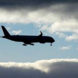 Havada kriz: Yolcu uçağın kapısını açmaya çalıştı