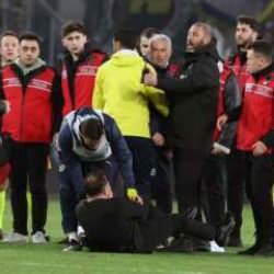 Kadıköy'de sular durulmuyor: Muslera ile Mourinho birbirine girdi