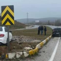 Konya’da iki otomobil çarpıştı: 9 kişi yaralandı