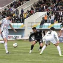 68 Aksarayspor, Somaspor'u son dakikada devirerek liderliğe yükseldi