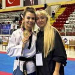 Bir şehir onları konuşuyor: Ana-kız Avrupa şampiyonluğu yolunda