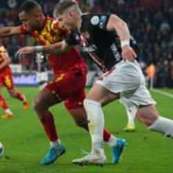 Gaziantep FK, İzmir'de 3 puanı 90+4'te kaçırdı