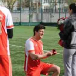 Hem 3 puanı hem de 'Evet'i kaptı: Kayseri'de sürpriz evlilik teklifi