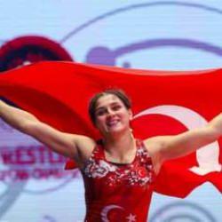 Milli güreşçi Nesrin Baş, Avrupa ikincisi oldu