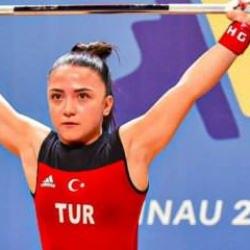 Milli sporcu Cansu Bektaş üst üste 3. kez Avrupa şampiyonu