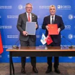 OECD'nin İstanbul'daki faaliyetlerine devam etmesi için protokol imzalandı