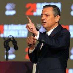 &Ouml;zg&uuml;r &Ouml;zel &lsquo;Kutuplaştırma&rsquo; diliyle kısa vadeli hedefine ulaştı ama&hellip;