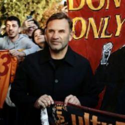 Samsun'da Mourinho'ya olay gönderme! Okan Buruk önünde poz verdi