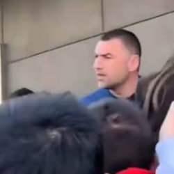 Bir taraftarın "Fener'e hep yatıyorsunuz" sözleri sonrası Burak Yılmaz kontrolü kaybetti