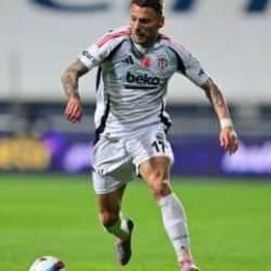 Immobile'den olay paylaşım! Altın ayakkabı ile mesaj