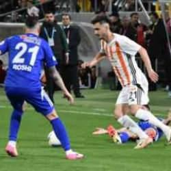 Süper Lig yolunda Erzurumspor'dan kritik galibiyet!