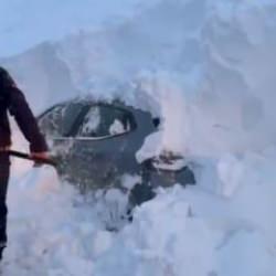 Kara g&ouml;m&uuml;ld&uuml;! 8 saatlik &ccedil;alışmayla 3 g&uuml;n sonra kurtarıldı