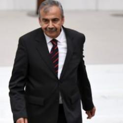 Kızı, Sırrı Süreyya Önder'in son durumu hakkında bilgi verdi