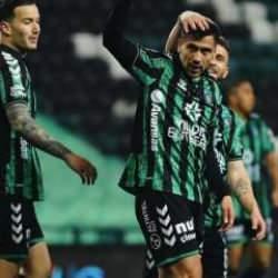 Şampiyonluğa son 1 adım! 7-1 kazanarak Süper Lig ateşini yaktılar
