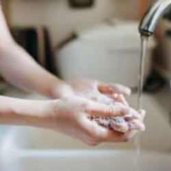 Sıvı sabunlardaki g&ouml;r&uuml;nmeyen tehlike! İ&ccedil;erisinde 3 zararlı madde birden &ccedil;ıktı