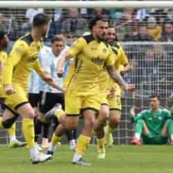 Süper Lig'e çıkma yarışında Erzurumspor'a ağır darbe! Evinde kaybetti