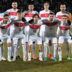 Sürpriz transfer! Milli futbolcumuz Premier Lig yolcusu