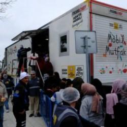 Konya Büyükşehir Belediyesi, mobil mutfak ve mobil ekmek fırınıyla İstanbul'da