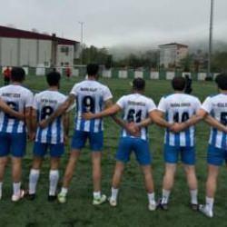 Tepki çeken görüntüler! Sahaya İBB tutuklularının yazılı olduğu formalarla çıktılar