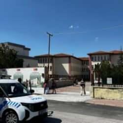 Kayseri'de çocuklarını beklerken dehşeti yaşadı: Eski eşi tarafından bıçaklandı!