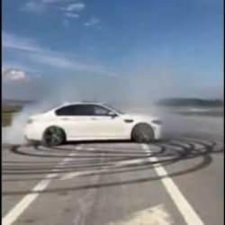 Amasya’da havalimanı yolunda drift atan sürücüye 34 bin 880 TL para cezası