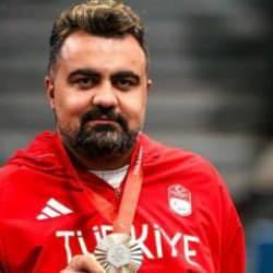 Bakan Bak duyurdu! Bir efsane raketine veda etti