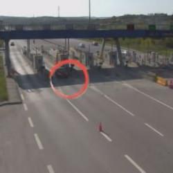 &Ccedil;ekmek&ouml;y'de gişelerden 110 kilometre hızla ge&ccedil;en ş&uuml;pheli kamerada 