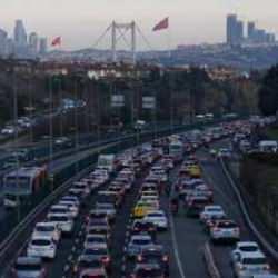 Deprem sonrası İstanbul trafiği felç oldu! 