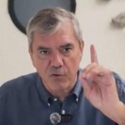 "Deprem uzmanı" bazı profes&ouml;rlerden sağlam dediği b&ouml;lgede villa satışı! &Ouml;zdil'den ifşaat