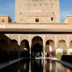 Endülüs’ün ihtişamlı sarayı: Asırlardır zarafetini koruyor!