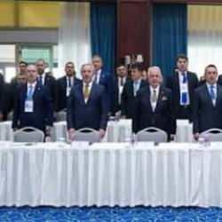 Fenerbahçe Divan Kurulu'nda ortalık karıştı! Ümit Özat, Başkan adayıyla tartıştı