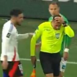 Fransa'da olaylı derbi! Hakem yerde kaldı: Maç 40 dakika durdu
